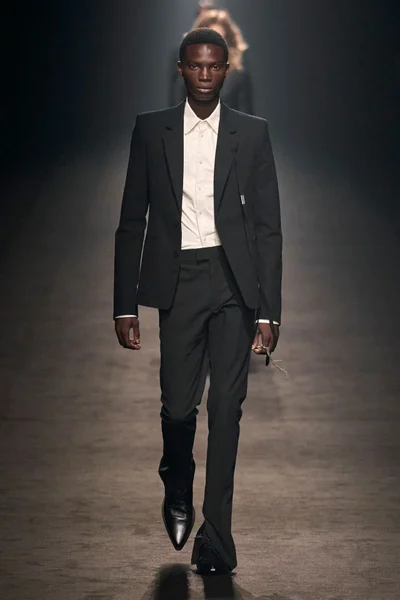 Look 46